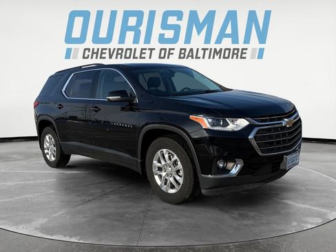 Used 2021 Chevrolet Traverse LT image 1