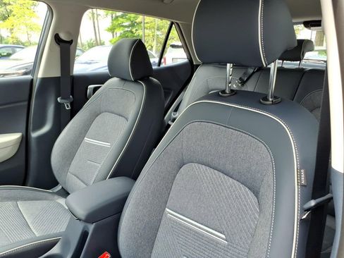New 2026 Hyundai Venue SEL FWD image 16