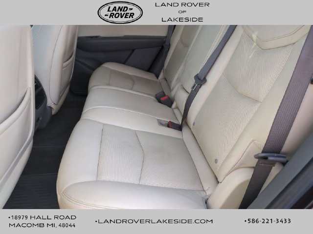 Used 2017 Cadillac XT5 Premium Luxury w/ LPO, Wheel Lock Package FWD image 15