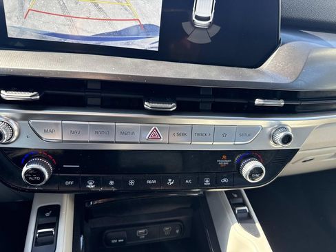Used 2023 Kia Telluride S image 24