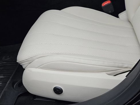 Certified 2025 Mercedes-Benz E 350 Sedan image 25