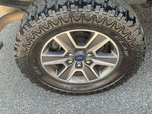 Used 2017 Ford F150 XLT w/ Equipment Group 302A Luxury image 11