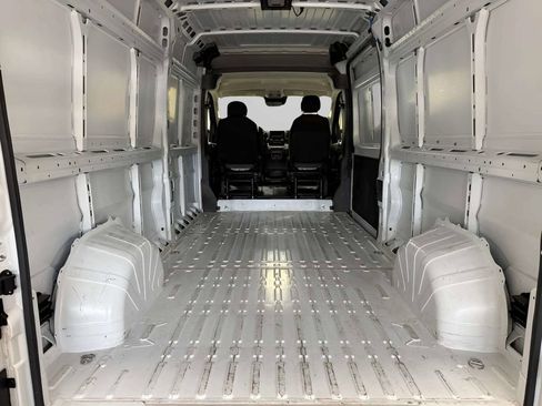 Used 2024 RAM ProMaster 2500 w/ Safety Group FWD image 8