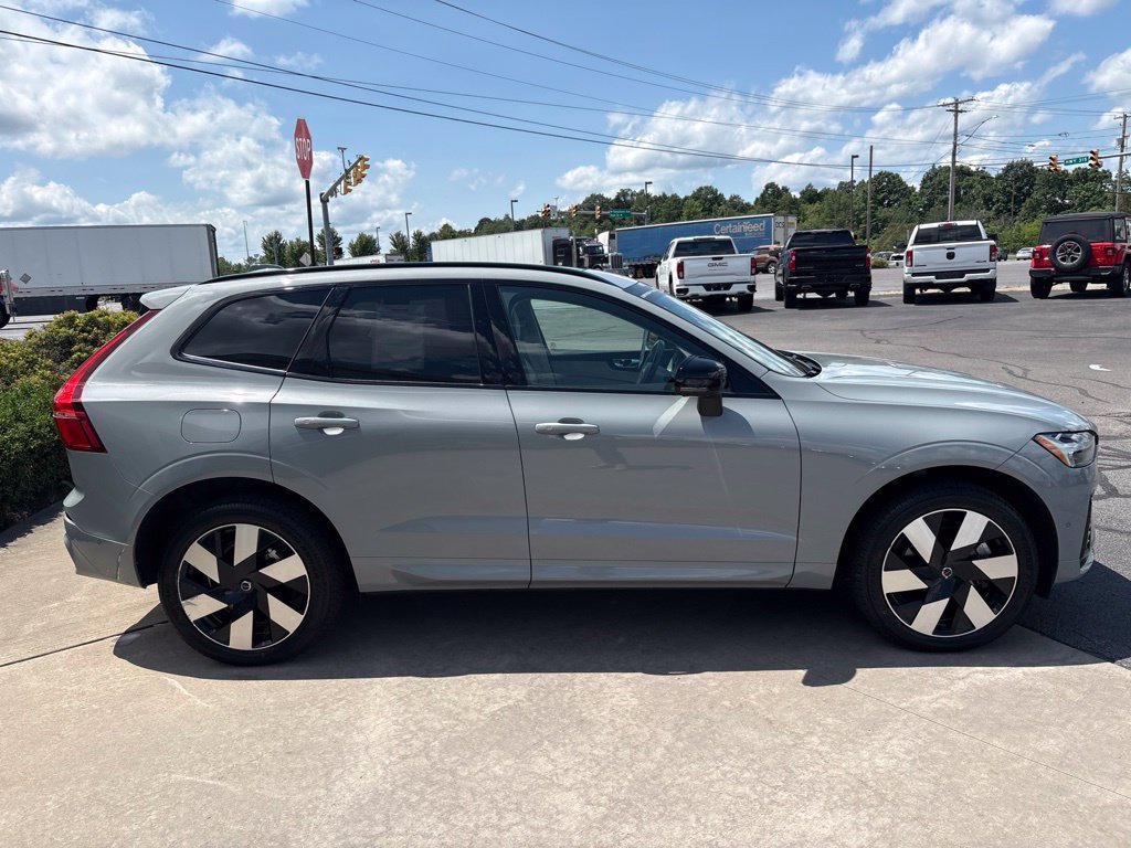 Certified 2025 Volvo XC60 T8 Plus w/ Protection Package Premier AWD/4WD image 5