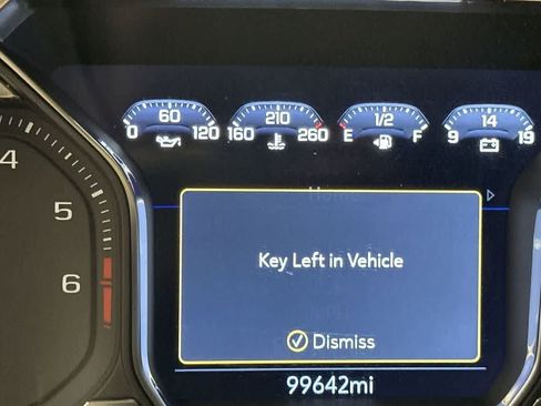 Used 2021 GMC Yukon XL Denali w/ Denali Premium Package RWD image 16