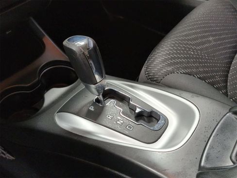 Used 2018 Dodge Journey SE image 30