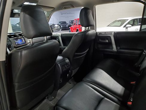 Used 2019 Toyota 4Runner SR5 AWD/4WD image 24