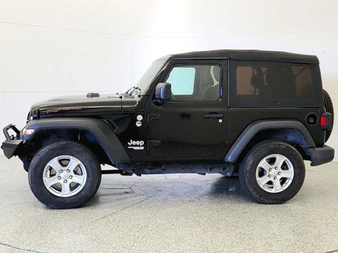 Used 2018 Jeep Wrangler Sport image 4