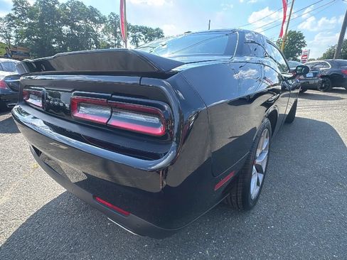 Used 2022 Dodge Challenger GT RWD image 5