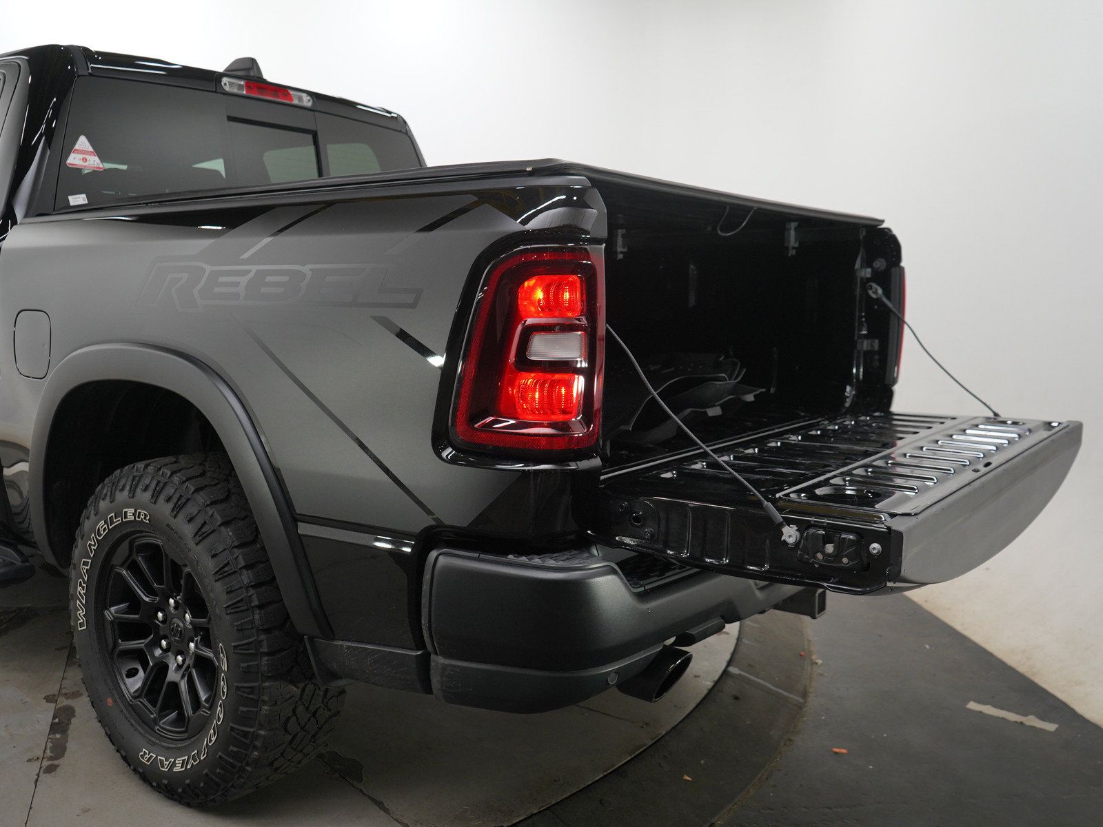 Used 2025 RAM 1500 Rebel w/ Rebel Level 1 Equipment Group AWD/4WD image 9