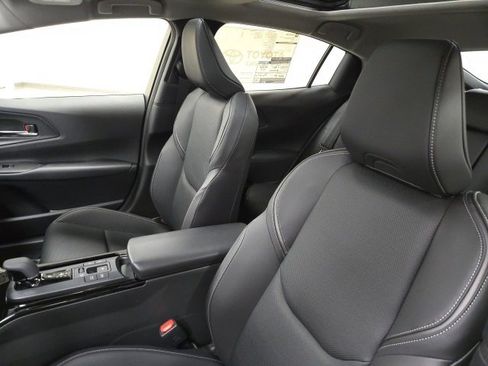 New 2026 Toyota Prius Plug-In Hybrid image 18