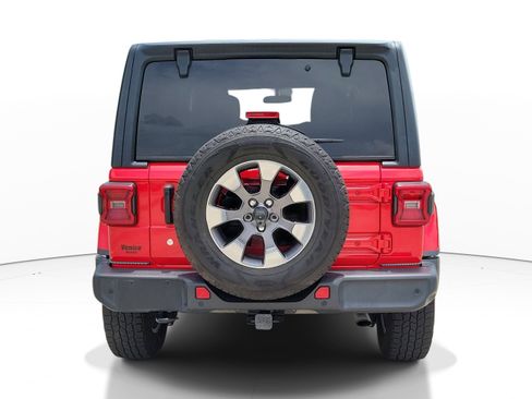 Used 2018 Jeep Wrangler Unlimited Sahara w/ Cold Weather Group AWD/4WD image 5