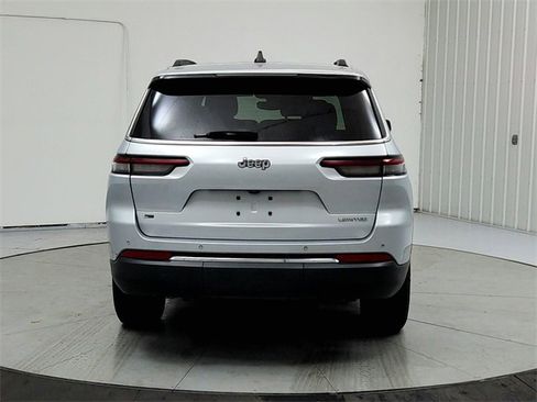 Used 2022 Jeep Grand Cherokee L Limited image 6