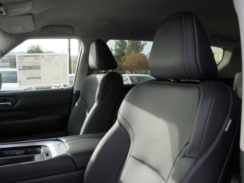 New 2026 Nissan Armada SV image 16