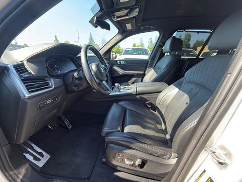 Used 2019 BMW X5 xDrive50i w/ M Sport Package AWD/4WD image 6