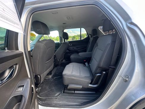 Used 2021 Chevrolet Traverse LT w/ LPO, Floor Liner Package AWD/4WD image 16