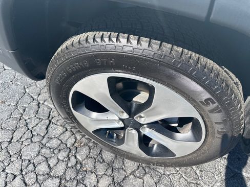 Used 2018 Jeep Compass Latitude w/ Popular Equipment Group AWD/4WD image 6