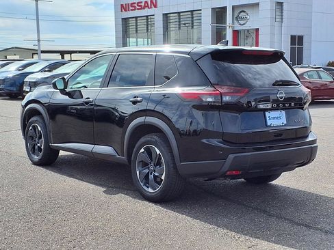 Used 2024 Nissan Rogue SV AWD/4WD image 6