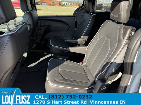 New 2026 Chrysler Pacifica Limited w/ S Appearance Package image 13