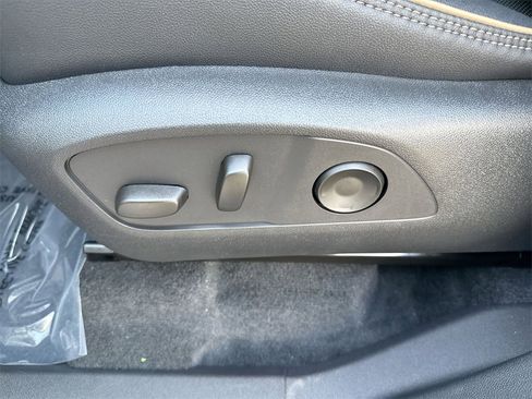 New 2026 Chevrolet Traverse High Country image 14