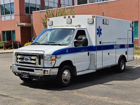 Used 2012 Ford E-450 and Econoline 450 Super Duty w/ Ambulance Prep Pkg image 7