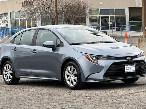 Used 2025 Toyota Corolla LE image 10