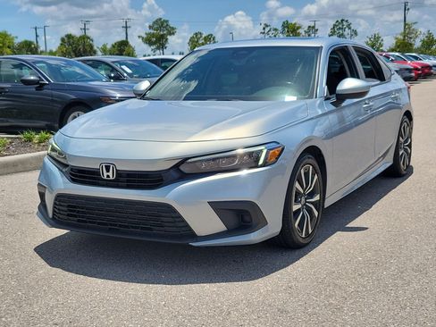 Used 2022 Honda Civic EX image 3