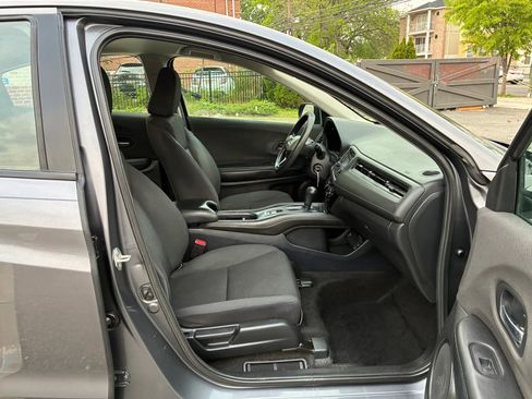 Used 2019 Honda HR-V LX image 14