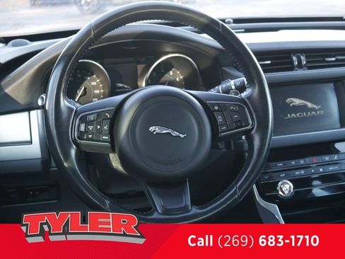 Used 2017 Jaguar XF Premium image 39