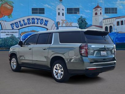Used 2024 Chevrolet Suburban Premier w/ Premium Package 2