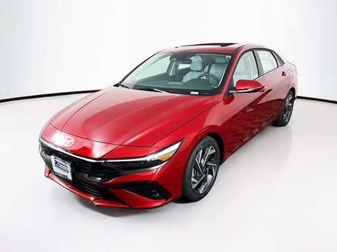 New 2025 Hyundai Elantra Limited image 3