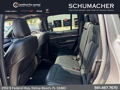 Used 2024 Jeep Grand Cherokee Limited w/ Luxury Tech Group II RWD image 13