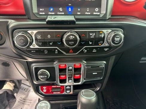 Used 2023 Jeep Gladiator Rubicon w/ LED Lighting Group AWD/4WD image 24
