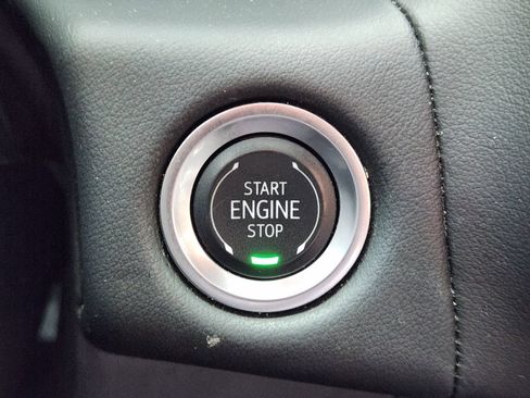 Used 2024 GMC Yukon SLT AWD/4WD image 25