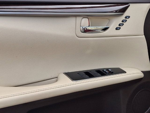 Used 2016 Lexus ES 350 w/ Premium Package w/Wood Trim FWD image 22