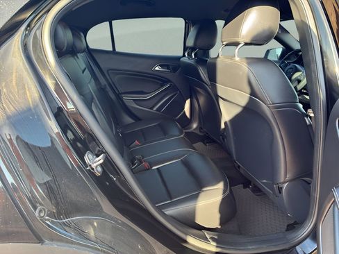 Used 2019 Mercedes-Benz GLA 250 4MATIC image 14