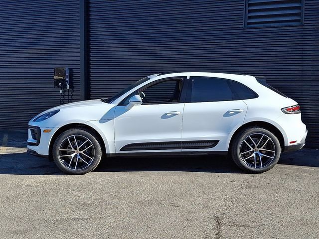 Certified 2026 Porsche Macan AWD/4WD image 2
