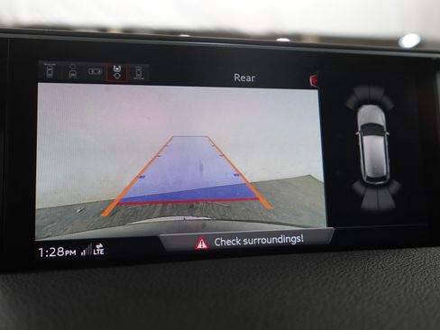 Used 2018 Audi Q7 3.0T Prestige w/ Prestige Package AWD/4WD image 34