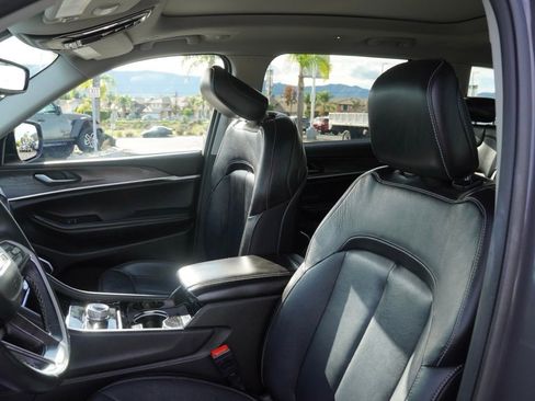 Used 2021 Jeep Grand Cherokee L Limited image 18