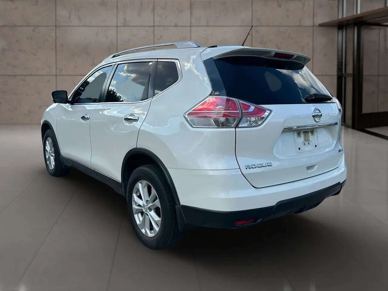 Used 2016 Nissan Rogue SV w/ SV Premium Package AWD/4WD image 4