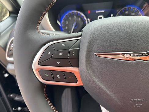 New 2026 Chrysler Pacifica Pinnacle image 31