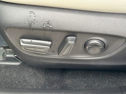 Used 2022 Toyota RAV4 XLE Premium image 25