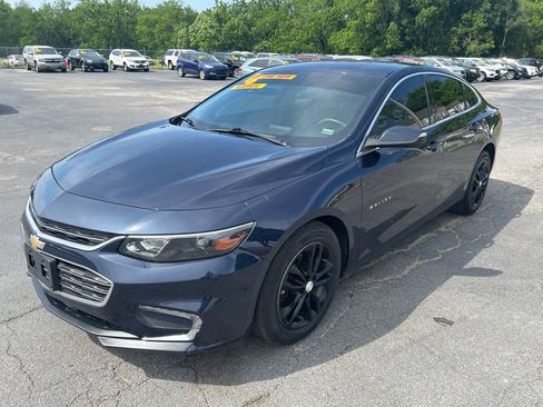 Used 2016 Chevrolet Malibu LT FWD image 2