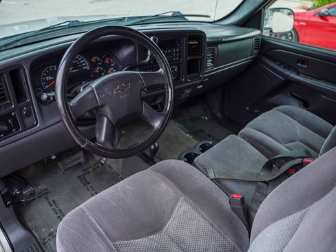 Used 2006 Chevrolet Silverado 1500 LT w/ Light Duty Power Package AWD/4WD image 11