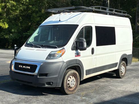 Used 2020 RAM ProMaster 2500 w/ Premium Appearance Group FWD image 2