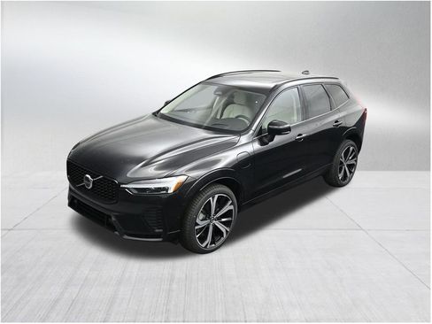 New 2025 Volvo XC60 T8 Ultra w/ Protection Package Premier AWD/4WD image 13