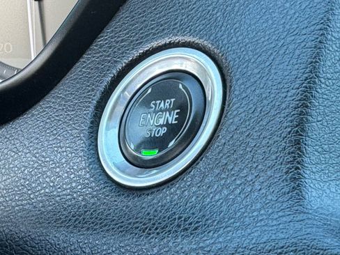 Used 2019 Cadillac XT4 Luxury image 30