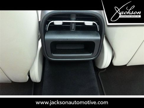 Used 2025 Mercedes-Benz E 350 Sedan image 23