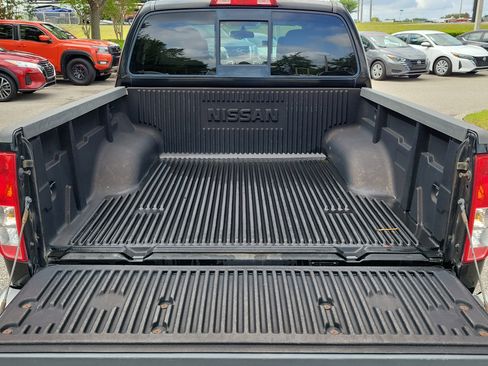 Used 2017 Nissan Frontier SV RWD image 12