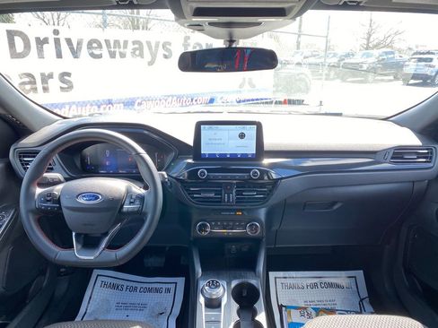 Used 2025 Ford Escape ST-Line image 18